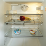 Jak nejlépe vyčistit chladničku a zbavit jí zápachu