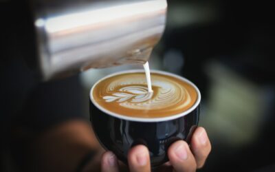Jak dokonale napěnit mléko a užít si kávu jako v kavárně