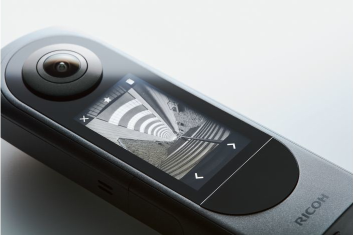 Ricoh Theta X recenze