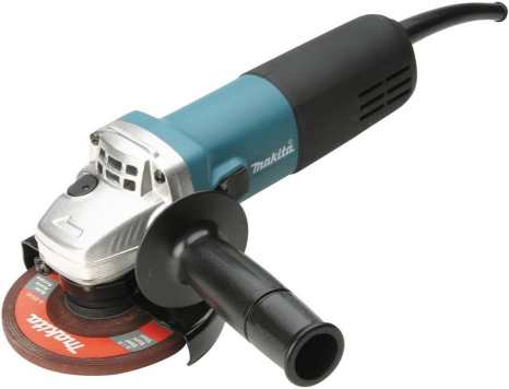 Makita 9557HNRG recenze