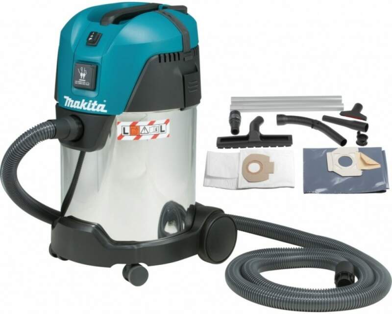 Makita VC3211MX1 recenze