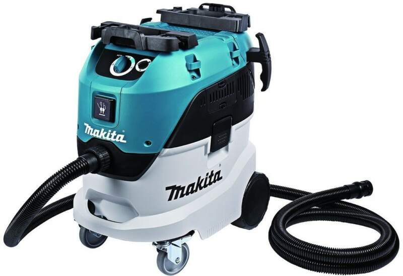 Makita VC4210LX recenze
