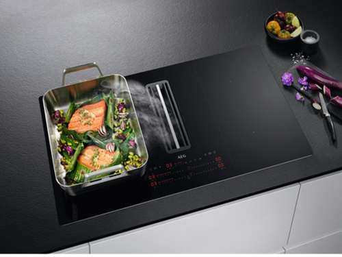 AEG CCE84779CB recenze