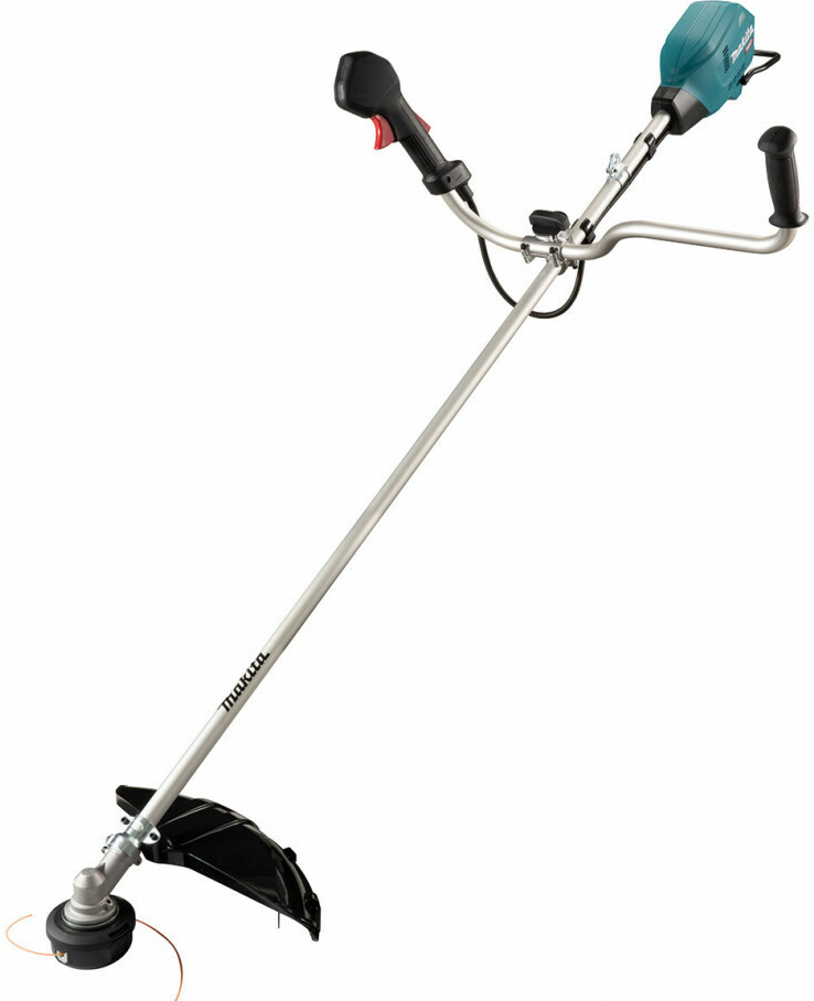 Makita UR006GM101 recenze