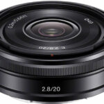 Sony SEL-20F28 recenze
