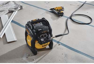 DeWALT DCC1018N recenze