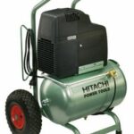 Hitachi EC138 recenze