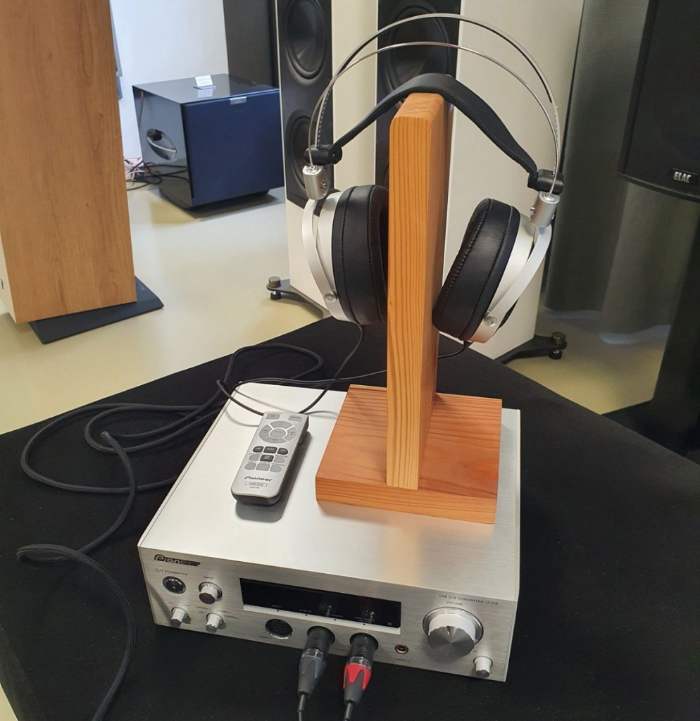 Pioneer SE-MASTER1 recenze