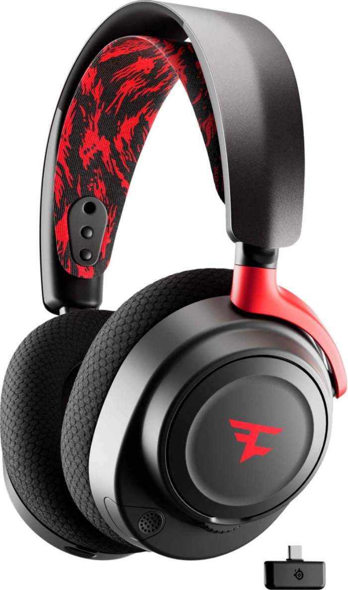 SteelSeries Arctis Nova 7 Faze Clan recenze