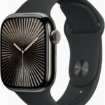 Apple Watch Series 10 42mm Cellular břidlicově šedý titan s černým sportovním řemínkem S/M MWXG3QC/A recenze