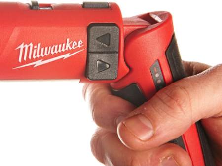 Milwaukee M4D-202B 4933440475 recenze