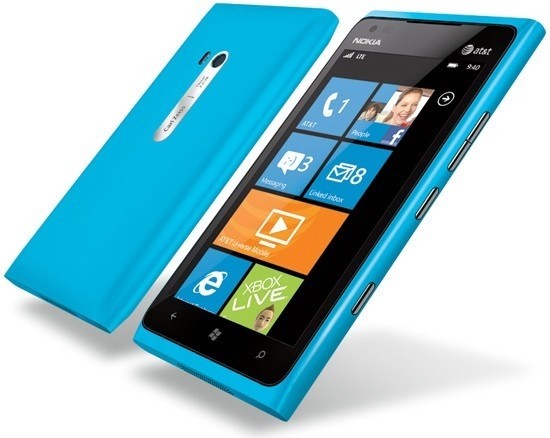Nokia Lumia 800 16GB Cyan recenze