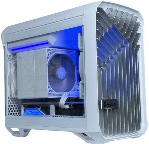 HelloComp Intel GAMER Max 4080 INDV/FRCTORN-W recenze