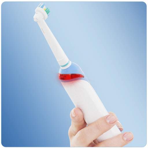 Oral-B Pro 700 CrossAction recenze