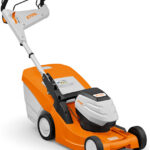 STIHL RMA 443.2 PV + 2x AP 200 + AL 301 recenze